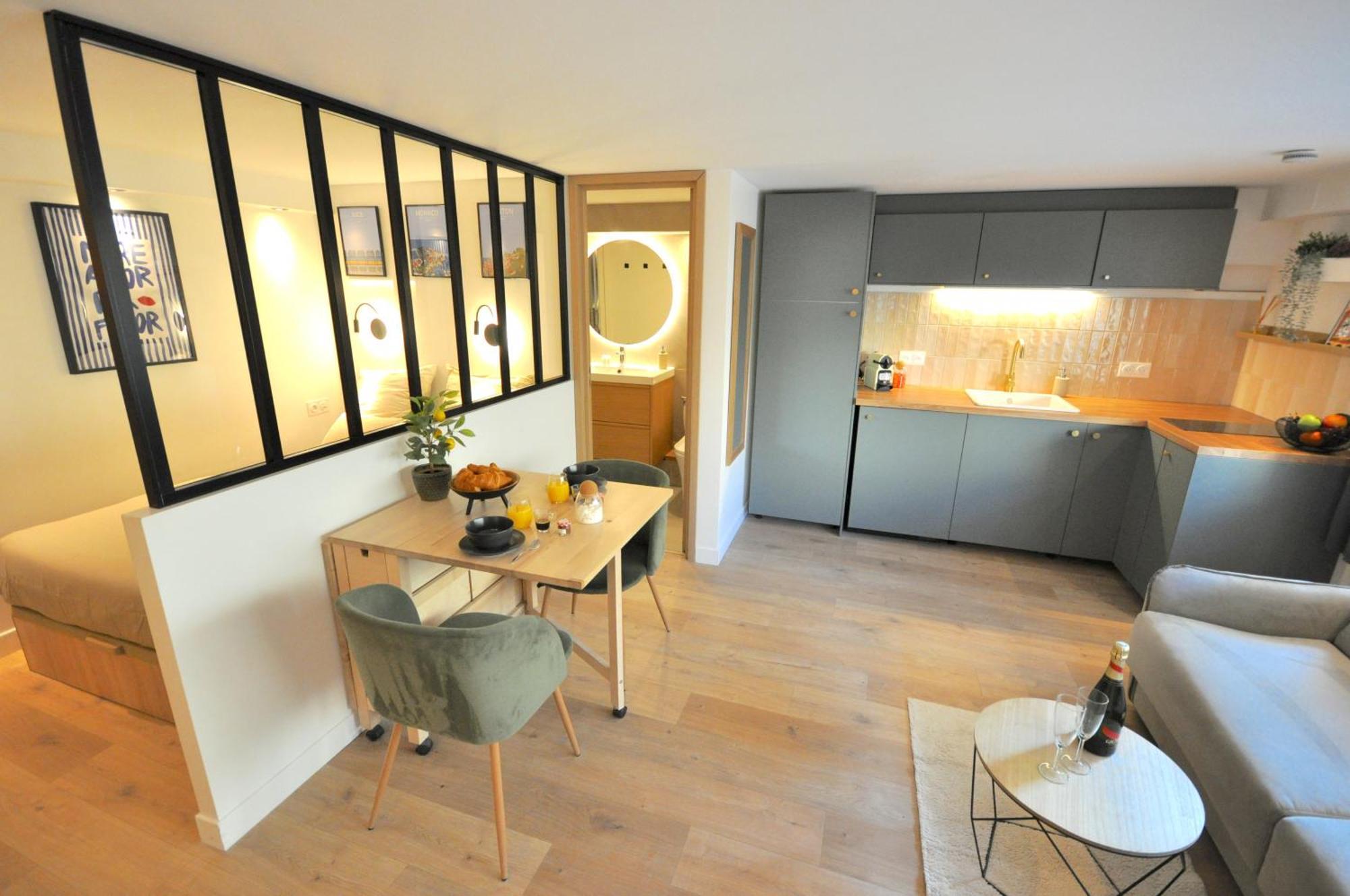 Monaco # - 4 Persons - Hypercenter - Private Parking - Full Renovated - Clim - Fast Wifi - And Sun Apartment Menton