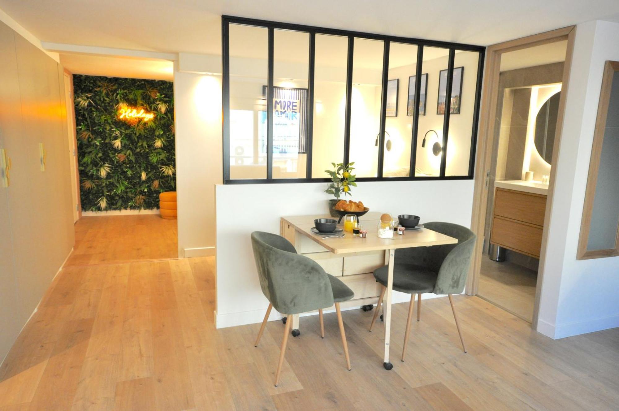 Monaco # - 4 Persons - Hypercenter - Private Parking - Full Renovated - Clim - Fast Wifi - And Sun Menton